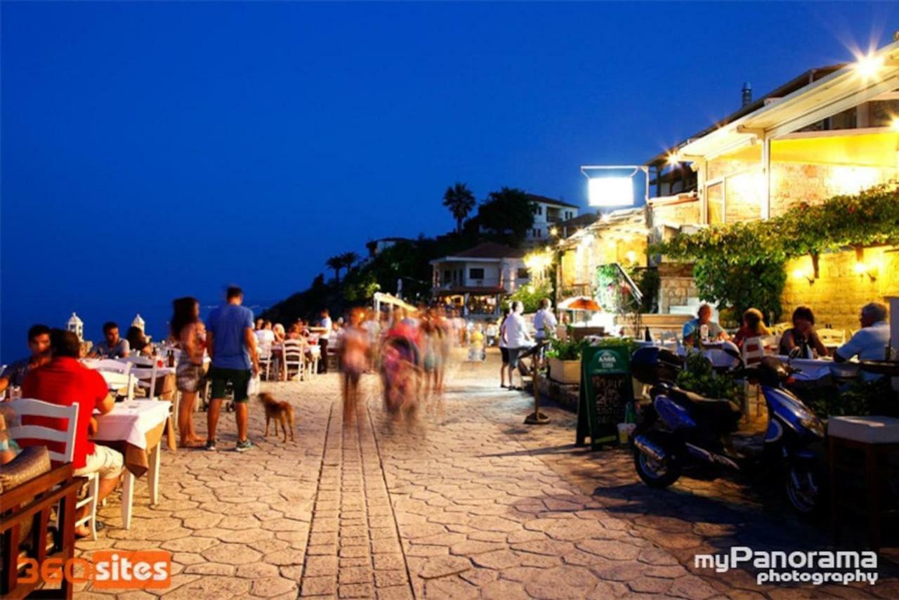 Beautiful In Traditional Halkidiki-uvc Sterilized Áfitos